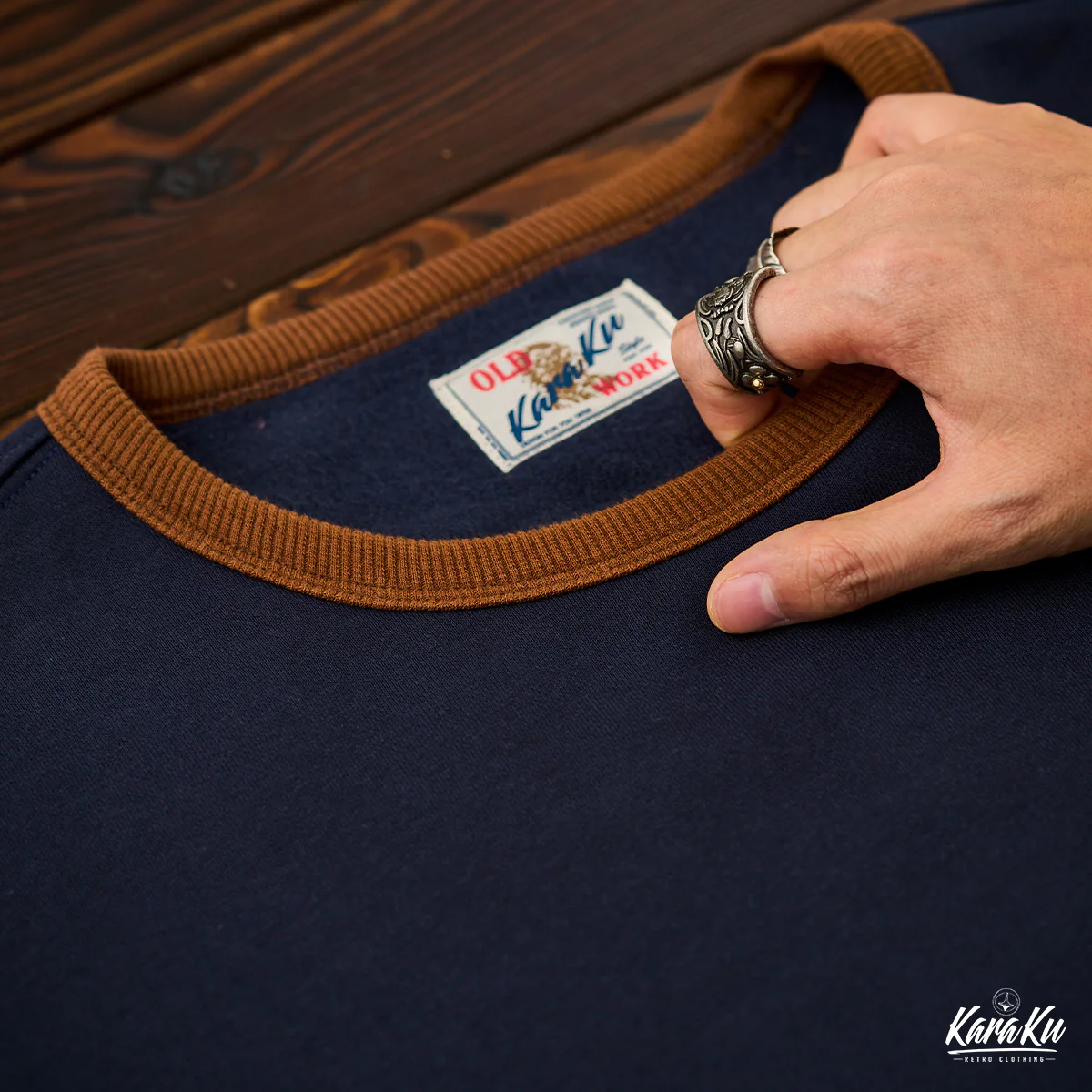 肘スエードパッチ 「KaraKu」刺繡入り裏起毛コットンスウェット - Image 8